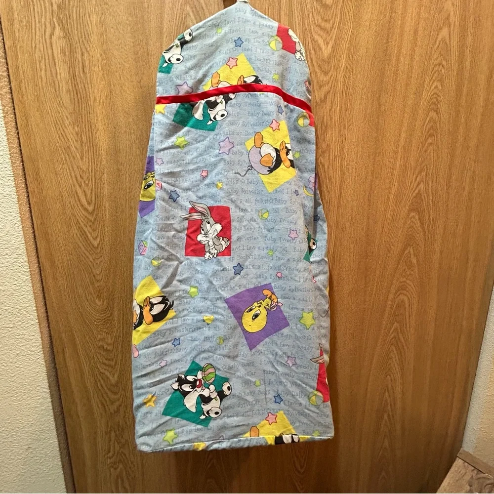 Vtg 1997 Looney Tunes  Nursery Hamper Baby Storage Tweety Bird Bugs Bunny